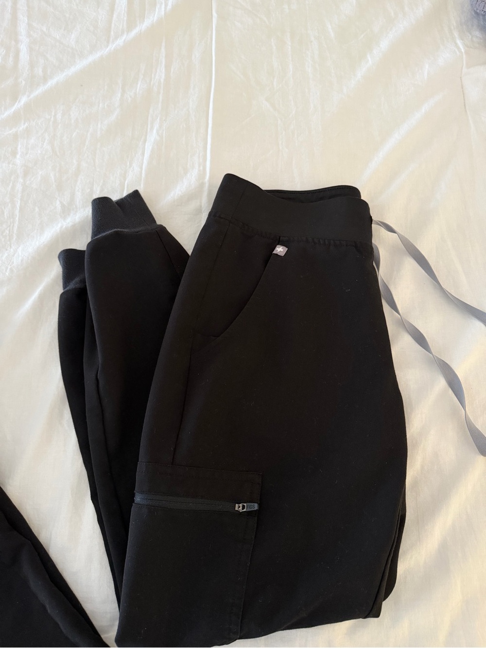 Figs black ZAMORA petite scrub pants